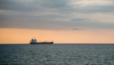 ওমান উপসাগরে তেলবাহী ট্যাঙ্কারে হামলা ইরানের