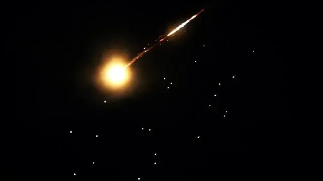 আমিরাতে ১ ক্ষেপণাস্ত্র ও ৬ ড্রোন আঘাত হেনেছে: প্রতিরক্ষা মন্ত্রণালয়