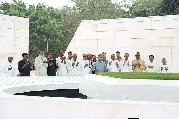 কবর জিয়ারত ২