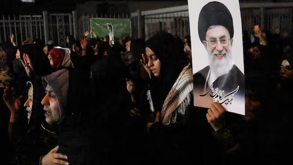 খামেনির শেষবিদায় অনুষ্ঠান স্থগিত