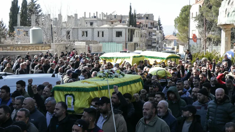 ইসরায়েলের হামলায় লেবাননে নিহতের সংখ্যা বেড়ে ১০২