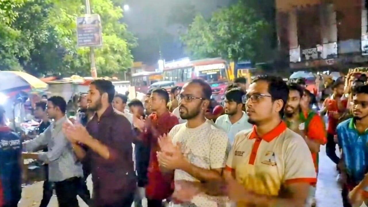 ধর্ষণের বিচার না হলে স্বরাষ্ট্রমন্ত্রীকে পদত্যাগের হুঁশিয়ারি জকসুর