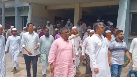 সাভারে ওরস বন্ধের নেতৃত্বে বিএনপি-জামায়াত-হেফাজতের নেতারা