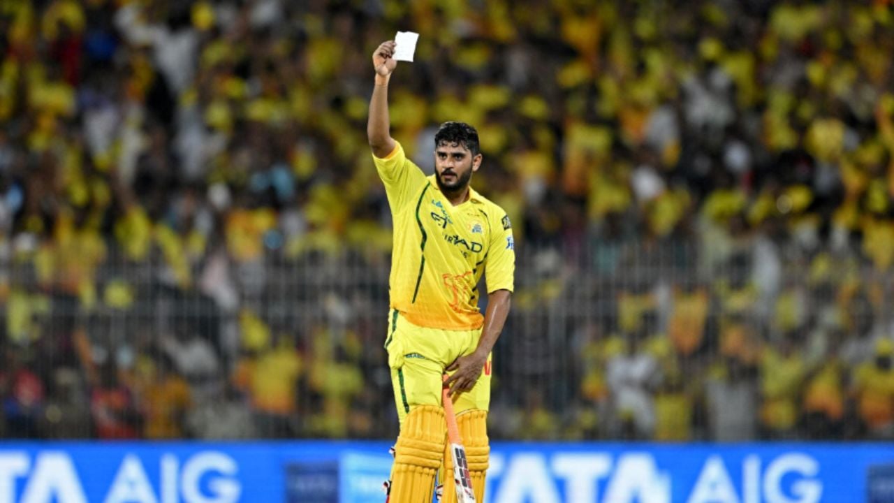১৩ বলে ফিফটি, আইপিএলে উর্ভিলের রেকর্ড