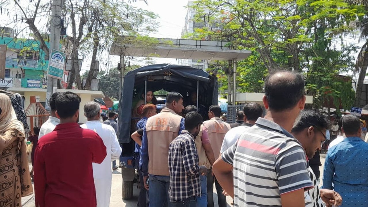 ফরিদপুরে হাসপাতাল থেকে ১৫ দালাল আটক