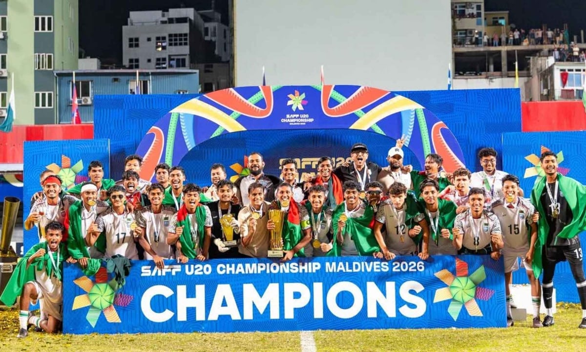 ১ লাখ টাকা করে পুরস্কার সাফজয়ী ফুটবলারদের