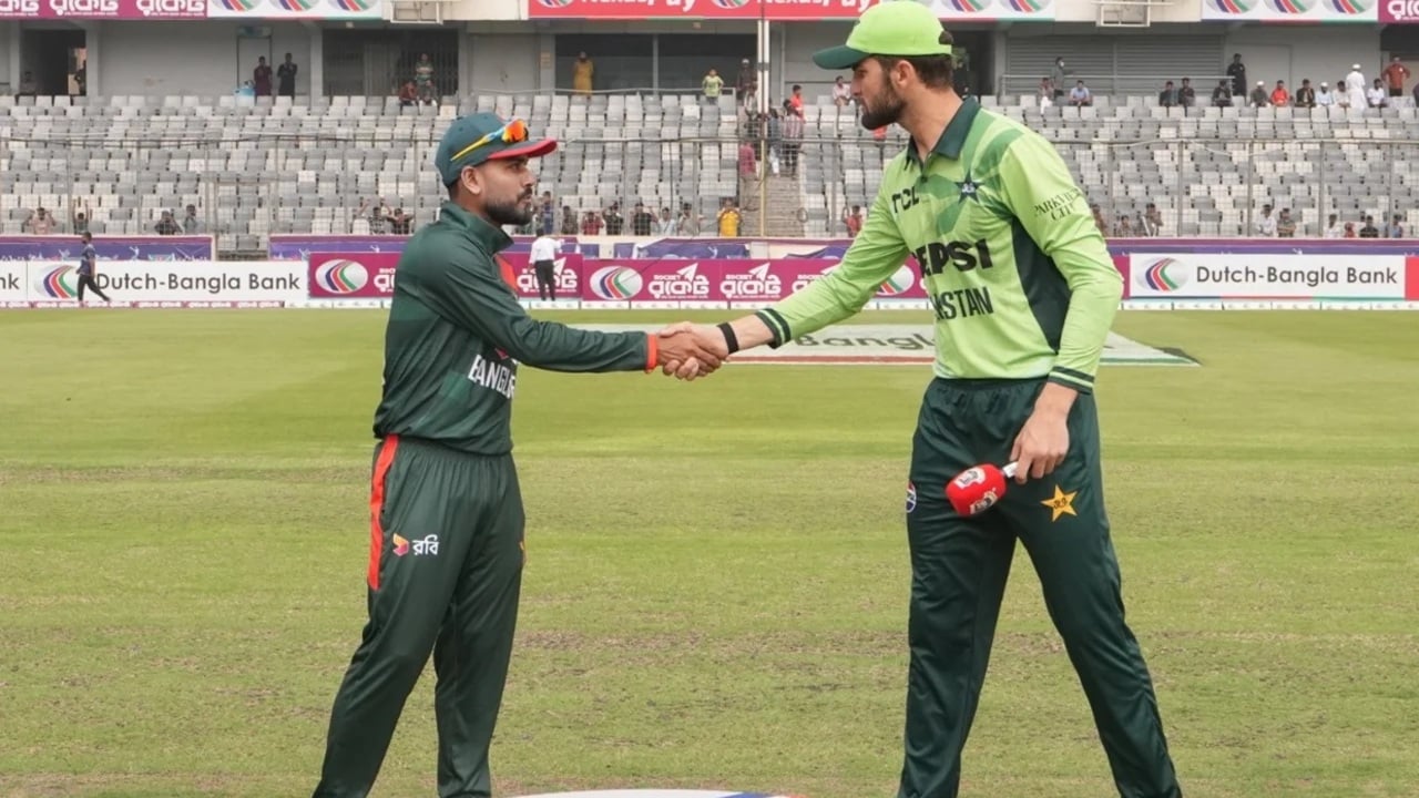 বিনা উইকেটে অর্ধশতক পাকিস্তানের