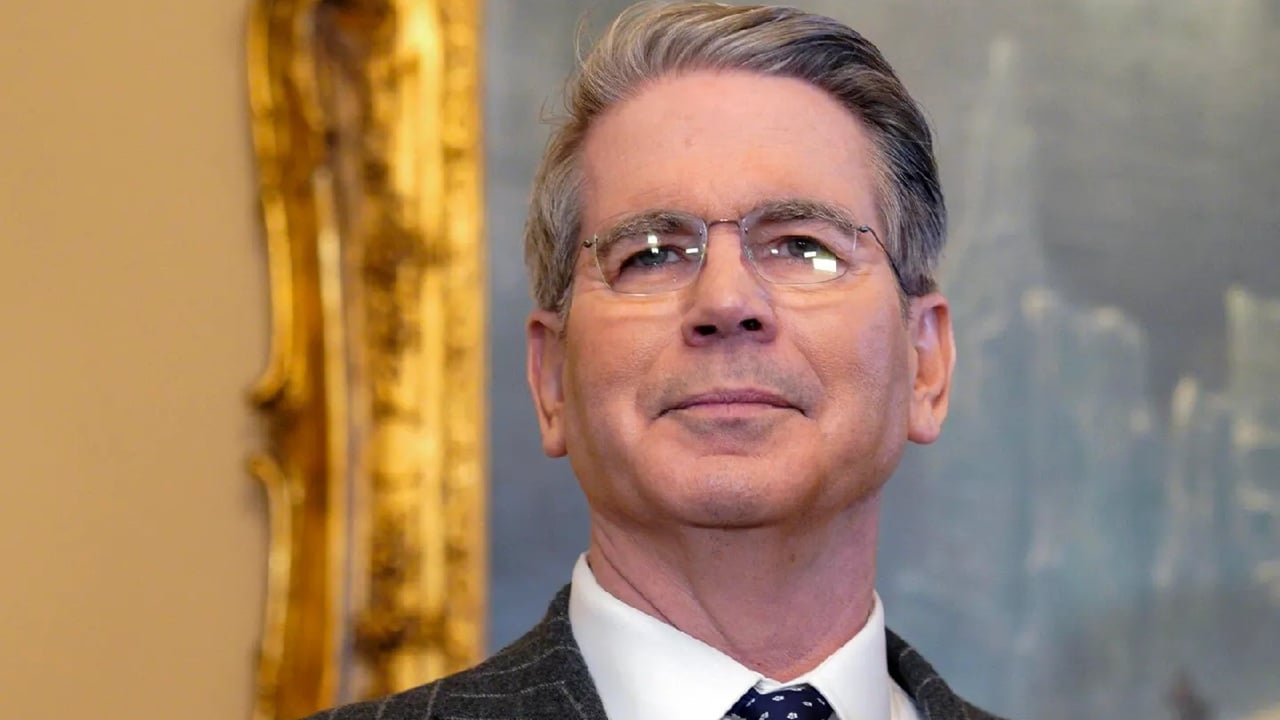 আজ রাতে ইরানে স্মরণকালের ‘বৃহত্তম বোমাবর্ষণ’ করবে যুক্তরাষ্ট্র: স্কট বেসেন্ট