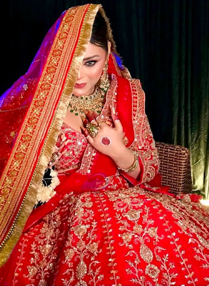 বউয়ের সাজে মিষ্টি জান্নাত