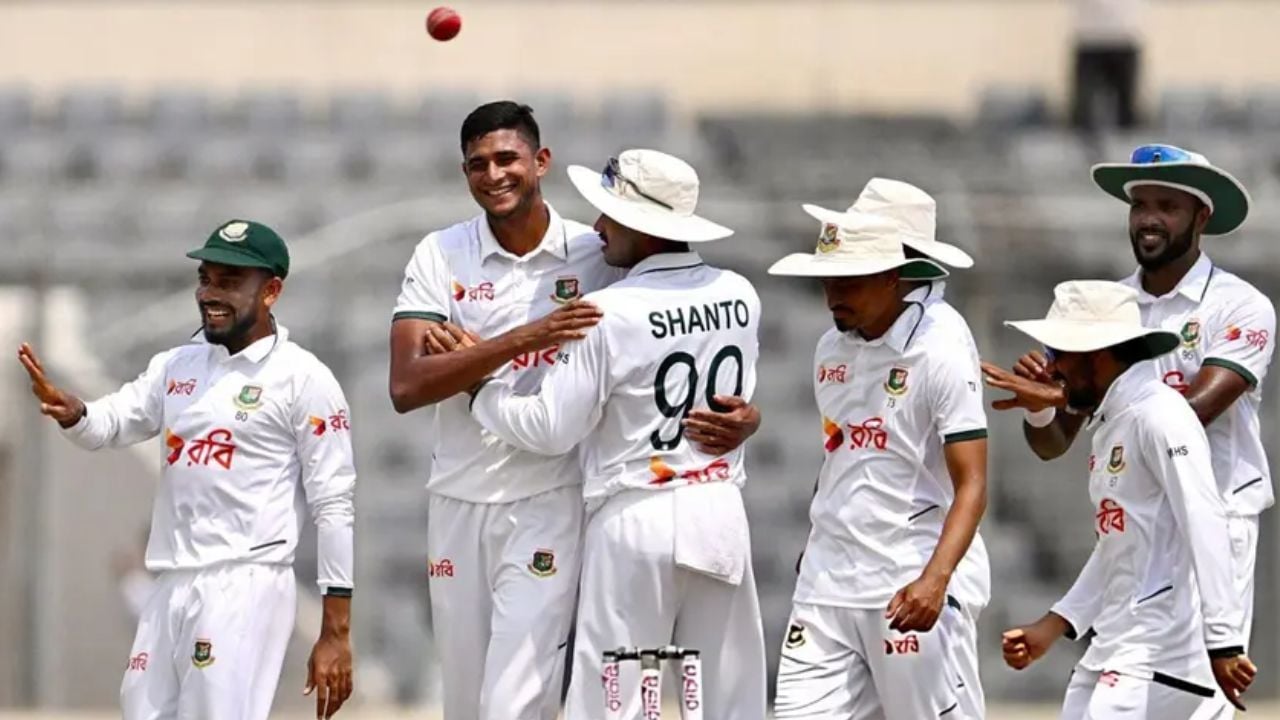 নাহিদ রানার বিধ্বংসী বোলিংয়ে পাকিস্তানকে হারালো বাংলাদেশ