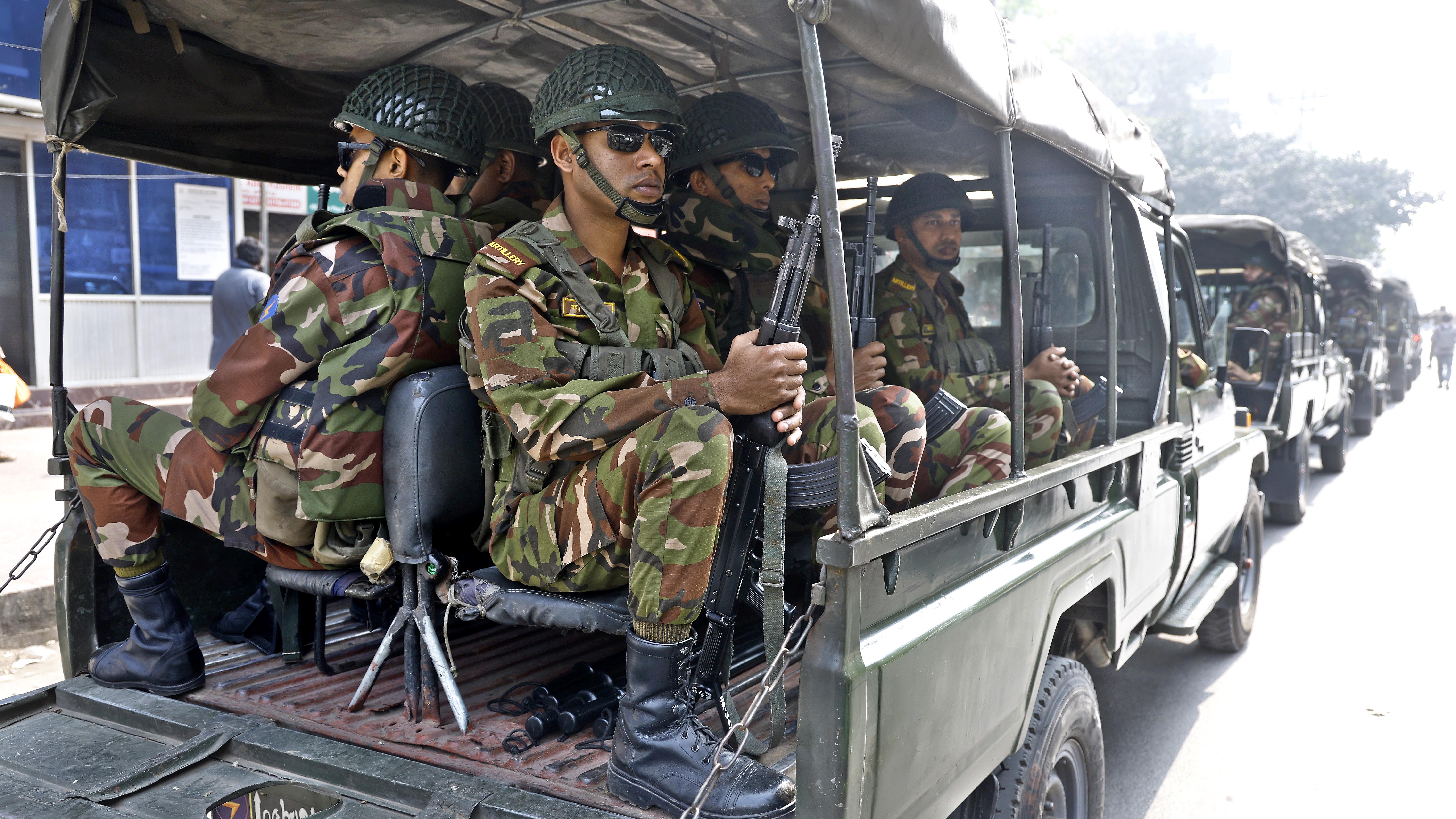 পুলিশ, র‍্যাব ও বিজিবির পাশাপাশি সেনাবাহিনীর সদস্যরা মাঠে থেকে নিরাপত্তা তদারকি করছে যা অব্যাহত থাকবে আগামী ১৪ ফেব্রুয়ারি পর্যন্ত