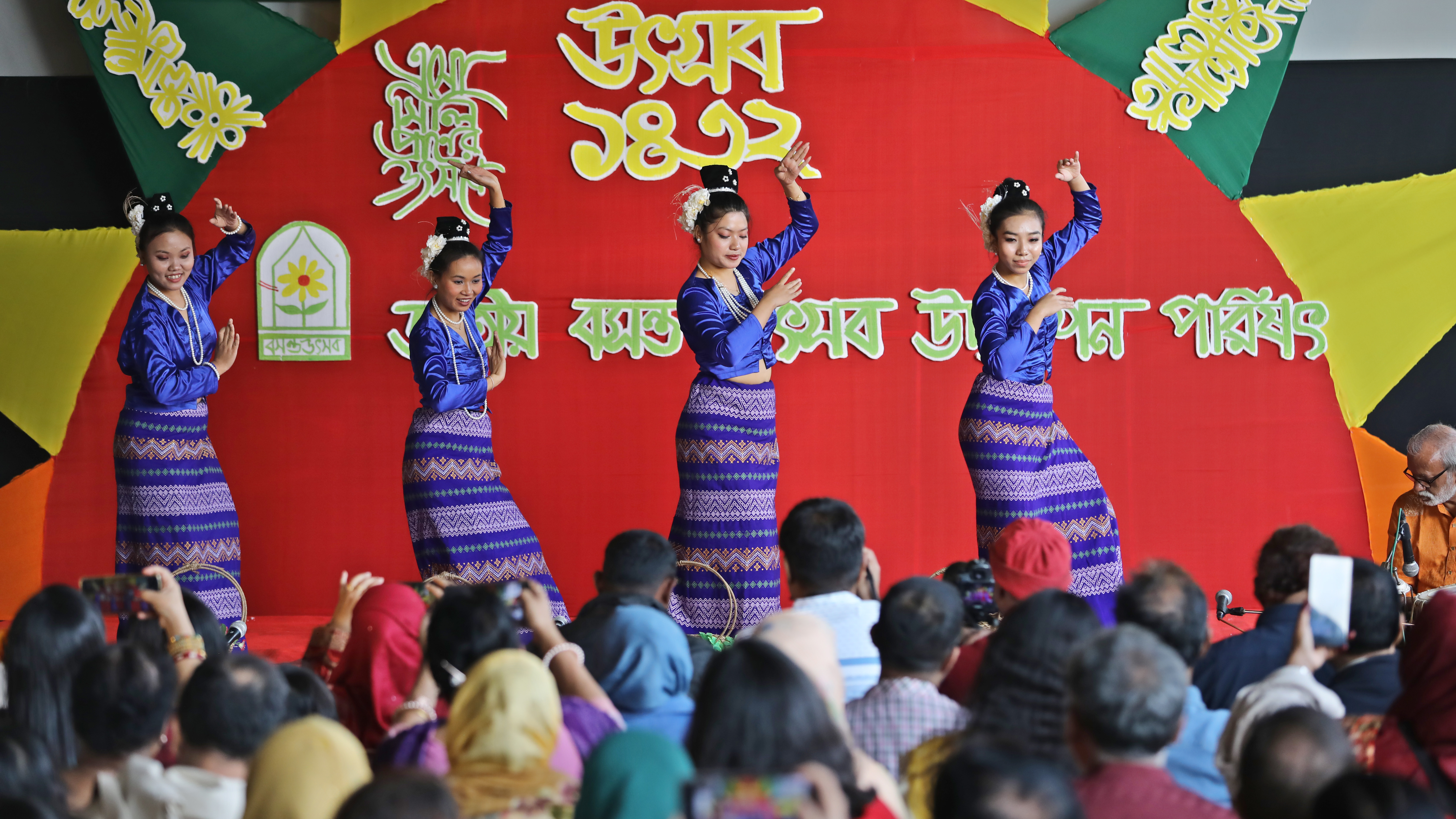 গান-সুর-নাচের ছন্দে বর্ণিল উৎসব