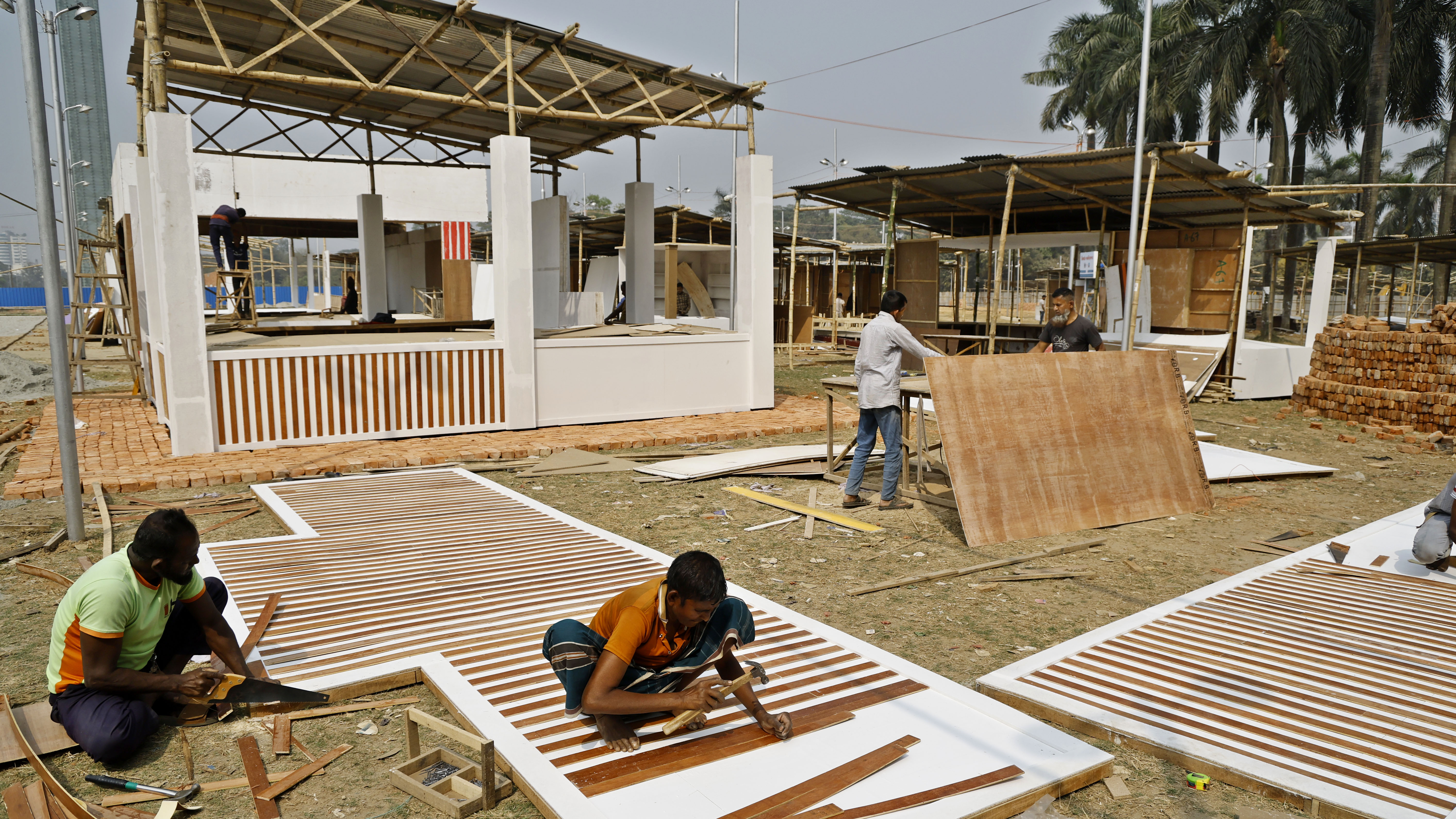 চলছে একুশে বইমেলার প্রস্তুতি