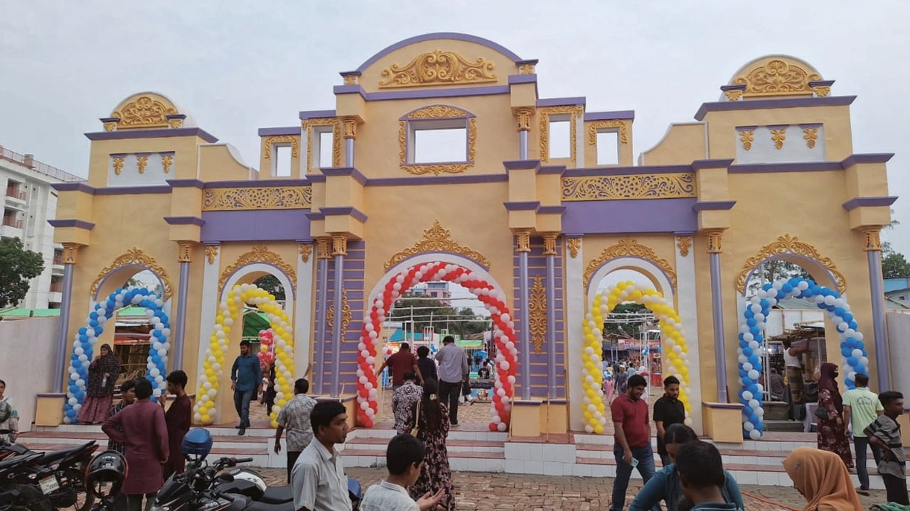 বরিশালে উদ্বোধনের আগেই বন্ধ বাণিজ্য মেলা