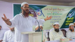 বিএনপি নেতাকর্মীদের মাস্তানিতে জনগণ অতিষ্ঠ: চরমোনাই পীর