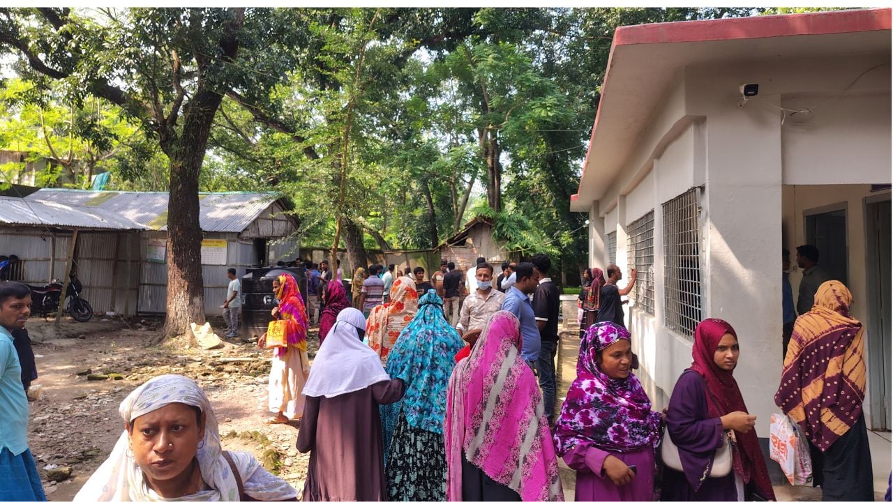 মাদকের টাকা না পেয়ে মায়ের ওপর হামলা, বাঁচাতে যাওয়ায় চাচিকে কুপিয়ে হত্যা 