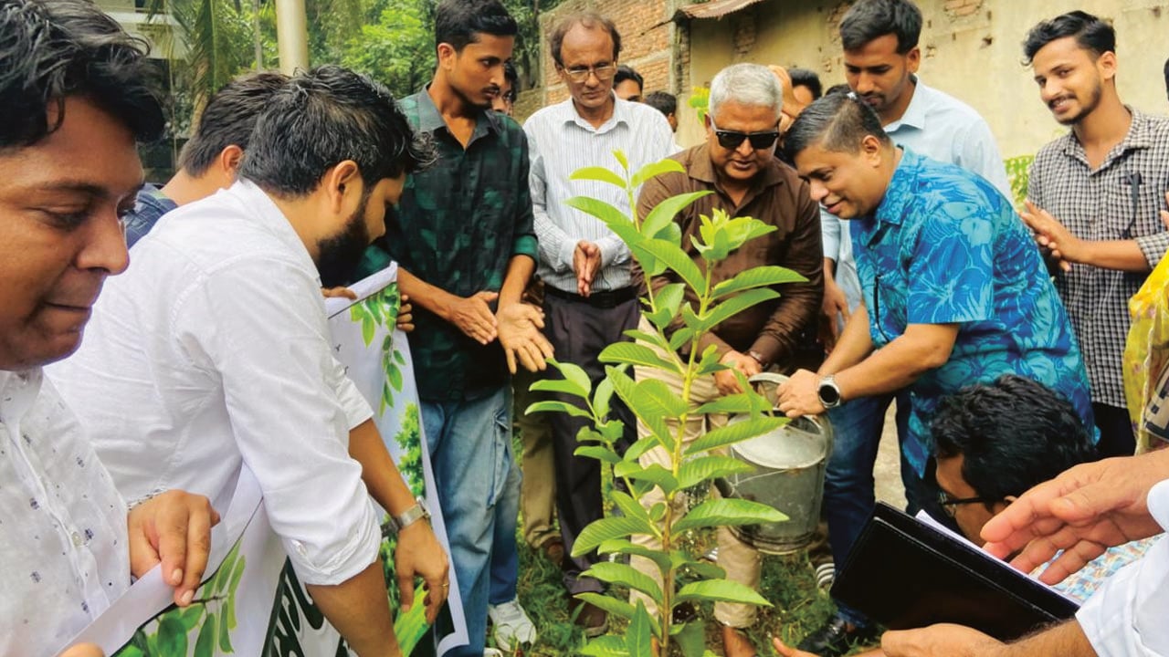 ময়মনসিংহ জেলা স্টুডেন্ট অ্যালায়েন্সের উদ্যোগে বৃক্ষরোপণ কর্মসূচি 