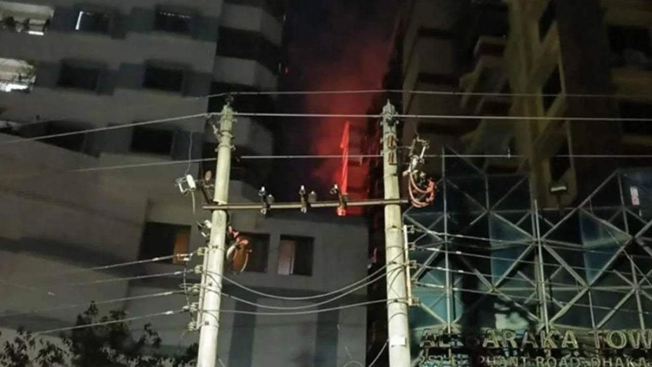 রাজধানীতে বহুতল ভবনে আগুন, ২ জনের মৃত্যু