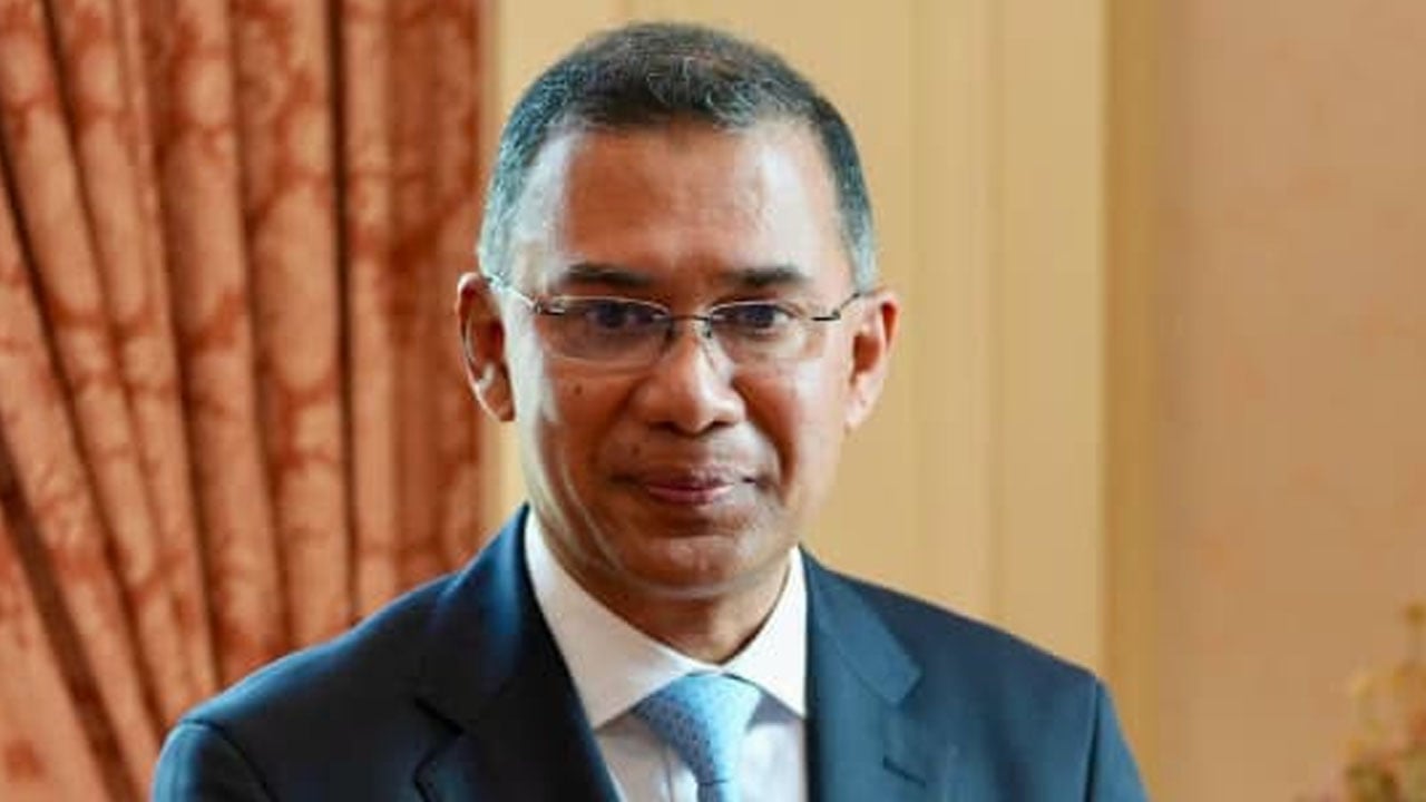 চীনের পথে প্রধানমন্ত্রী