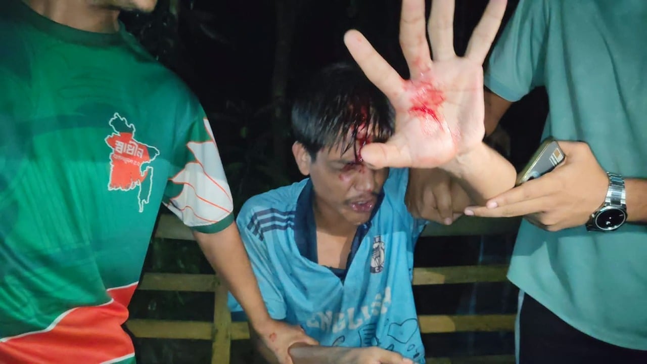 কুবির হলে ‘JCD’ লেখা নিয়ে মারামারি, ২ শিক্ষার্থী বহিষ্কার