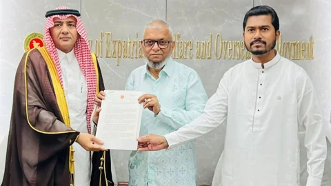 আকামার মেয়াদ শেষ হলেও সৌদি যেতে পারবেন প্রবাসীরা