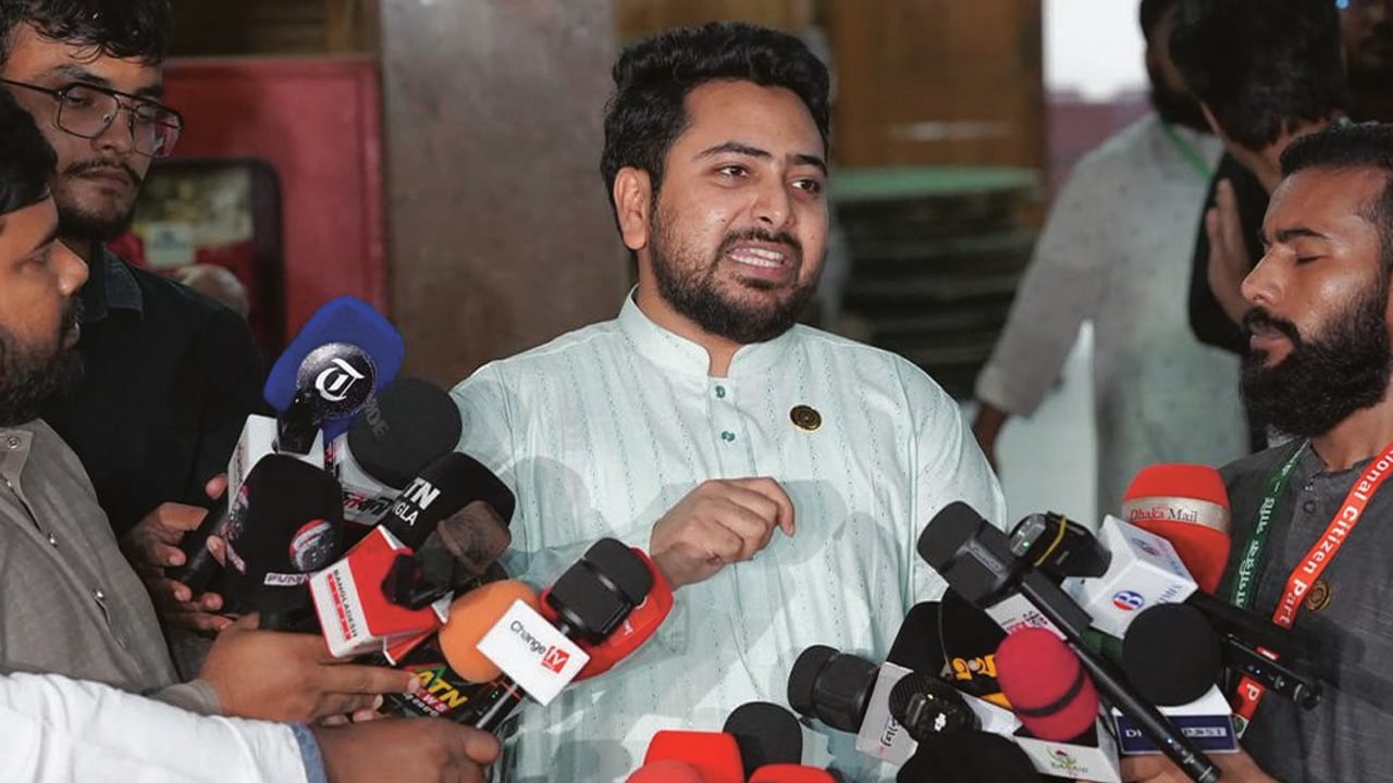 শেখ হাসিনার জন্য অপেক্ষা করছে ফাঁসির দড়ি: নাহিদ ইসলাম 