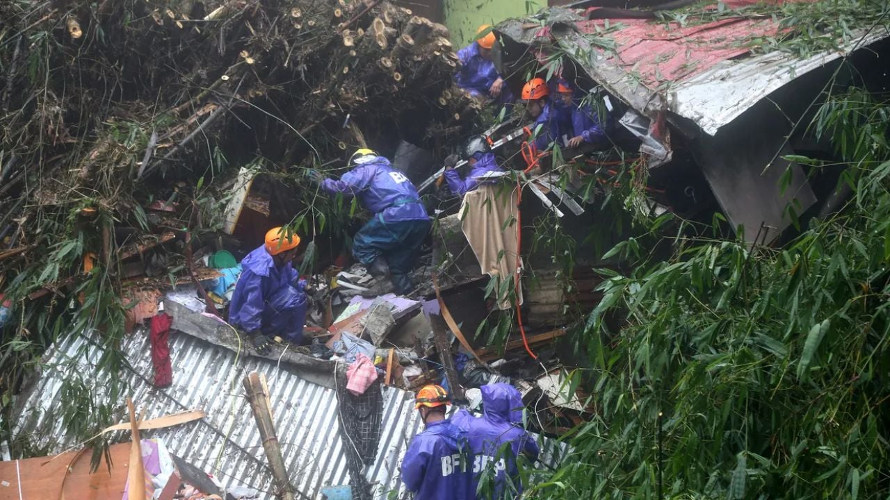 ফিলিপাইনে ভারী বৃষ্টি ও ঘূর্ণিঝড়ে নিহত ২৩
