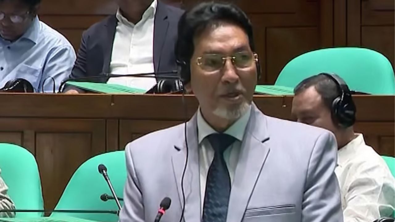 জরুরি ভিত্তিতে টাকা পাঠান, এমপিদের ফোন হ্যাক ও ভয়েস ক্লোন করে জালিয়াতি
