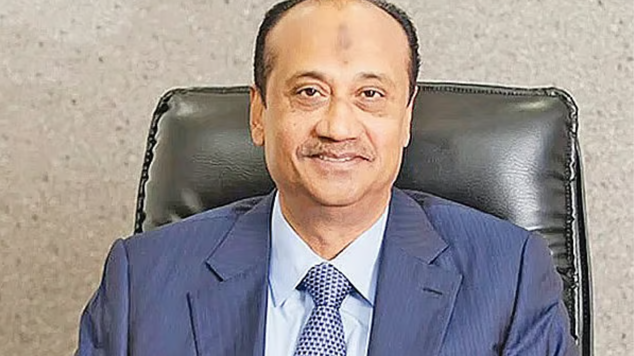 অর্থপাচারের অভিযোগে সাইপ্রাসে এস আলমের বাড়ি জব্দ 