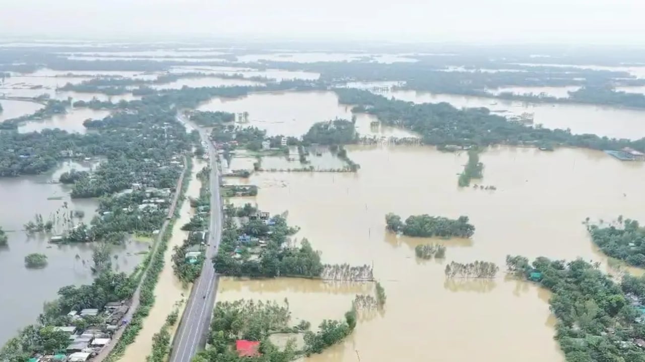 অবৈধ বাঁধেই চট্টগ্রাম-কক্সবাজারে দীর্ঘস্থায়ী বন্যা