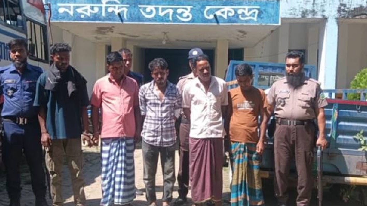 ঢাকায় বিক্রির জন্য নেওয়া ঘোড়ার মাংস জব্দ, আটক ৫