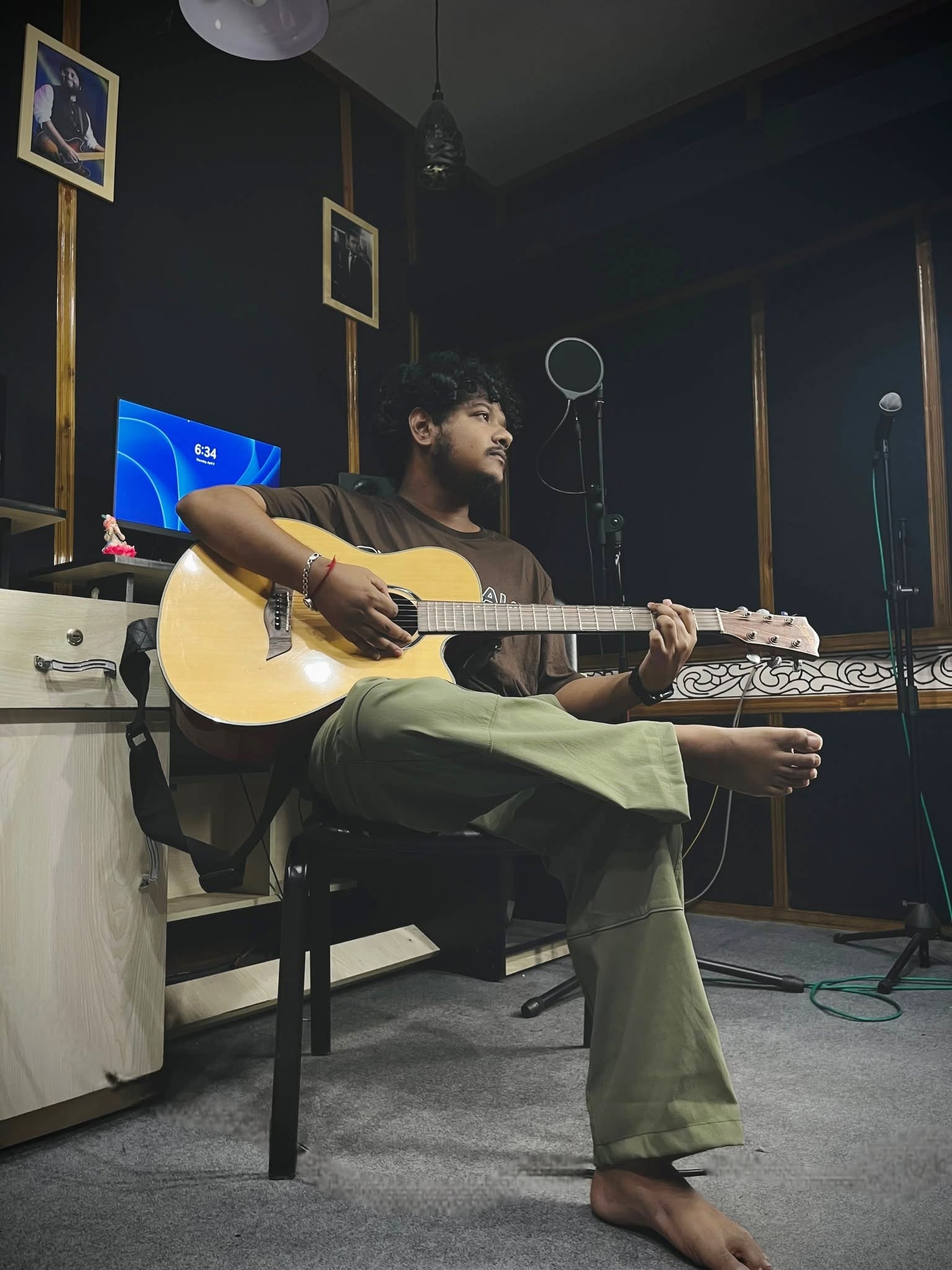 স্টুডিওতে কাজ করছেন সাম্যব্রত দৃপ্ত