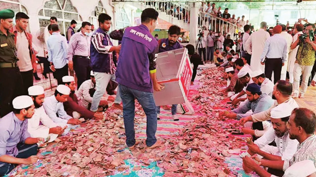 দ্বিতীয়বারের মতো আজ খুললো শাহজালাল মাজারের দানবাক্স