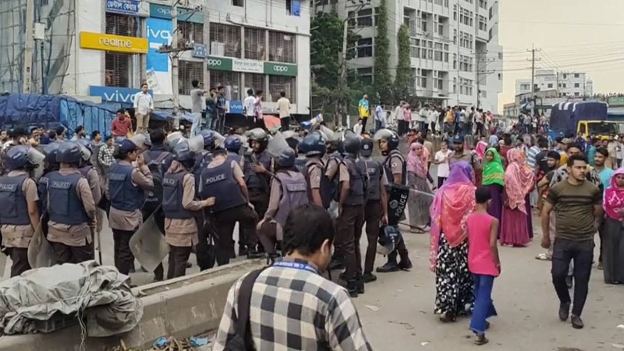 শ্রমিক অসন্তোষ: আশুলিয়ায় অন্তত ৩০ কারখানায় ছুটি ঘোষণা