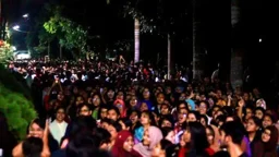 বিক্ষোভে উত্তাল চুয়েট, সর্বাত্মক ‘শাটডাউন’ ঘোষণা