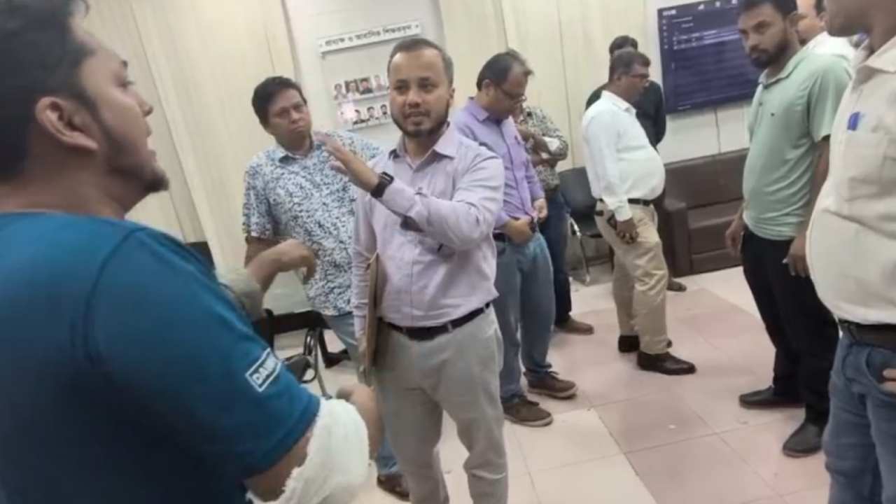 ঢাবিতে শিক্ষার্থী হেনস্তা: ফুটেজ গায়েবের অভিযোগ প্রক্টরিয়াল টিমের বিরুদ্ধে