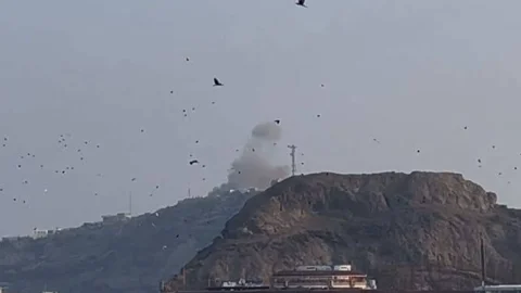 ইয়েমেনের রাষ্ট্রপতি ভবনে হুথিদের হামলা