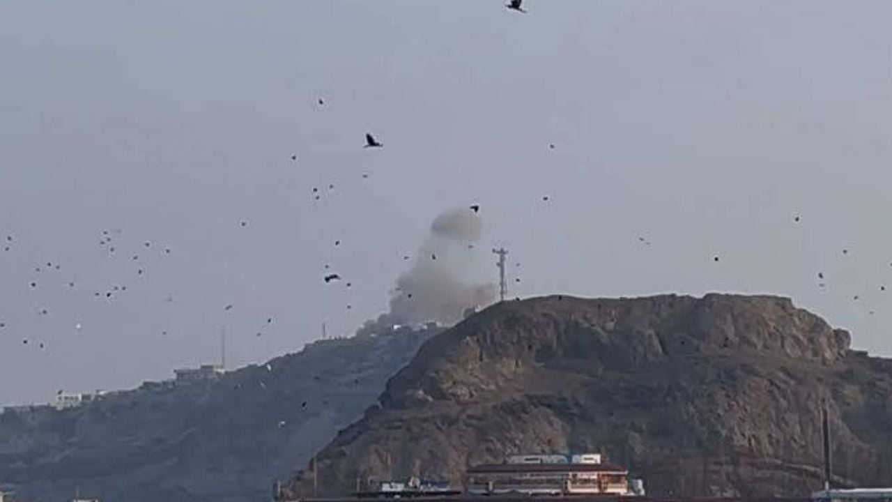ইয়েমেনের রাষ্ট্রপতি ভবনে হুথিদের হামলা