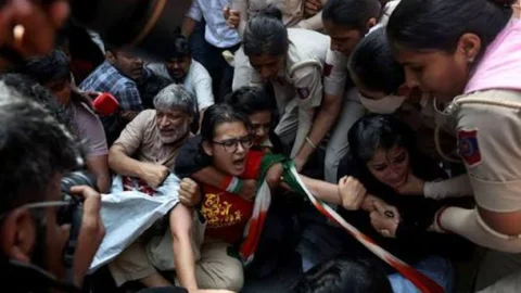 বিক্ষোভকারীদের বেআইনিভাবে আটক করা যাবে না: ভারতের সুপ্রিম কোর্ট