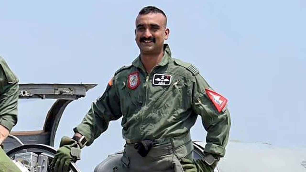 ভারতীয় বিমানবাহিনী ছাড়লেন পাকিস্তানে আটক সেই পাইলট