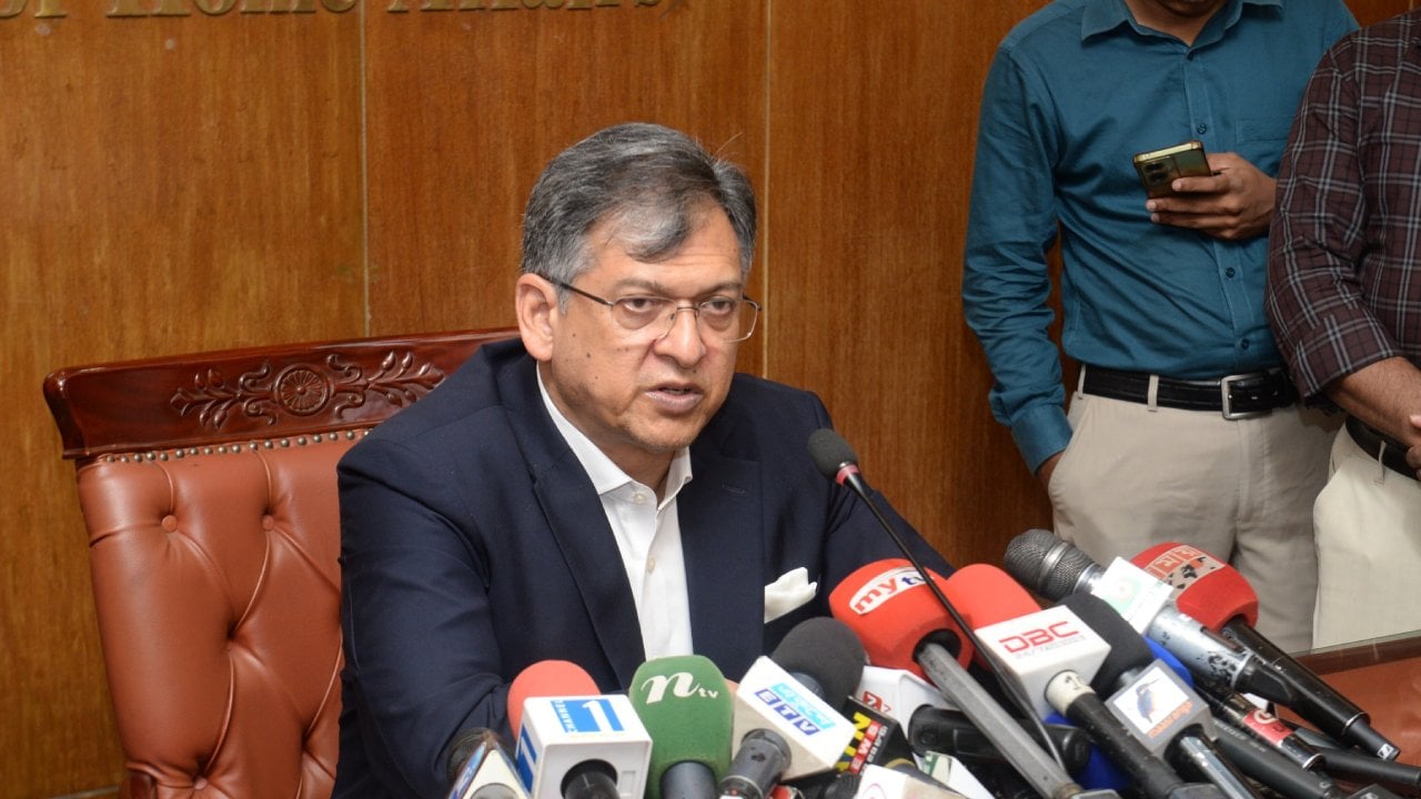 বেনজির, হাদি হত্যা মামলার আসামিদের প্রত্যর্পণের বিষয়ে যা বললেন স্বরাষ্ট্রমন্ত্রী