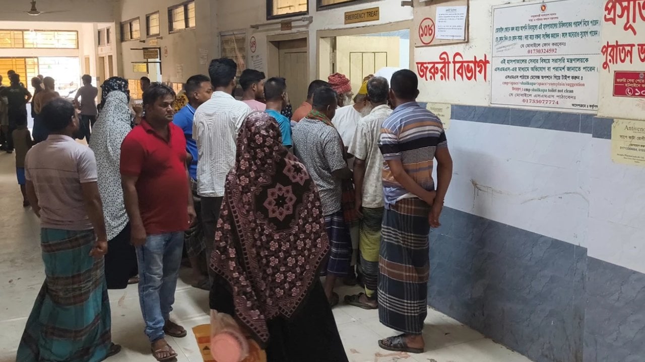 ঝিনাইদহে আধিপত্য বিস্তার নিয়ে দুই পক্ষের সংঘর্ষ, আহত ৬২