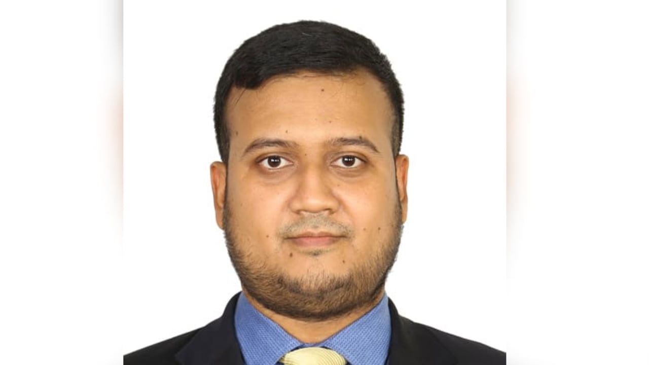 এসিল্যান্ডকে দুর্নীতি নিয়ে প্রশ্ন করায় সাংবাদিকের বাড়িতে ‘মাদক উদ্ধারের’ অভিযান
