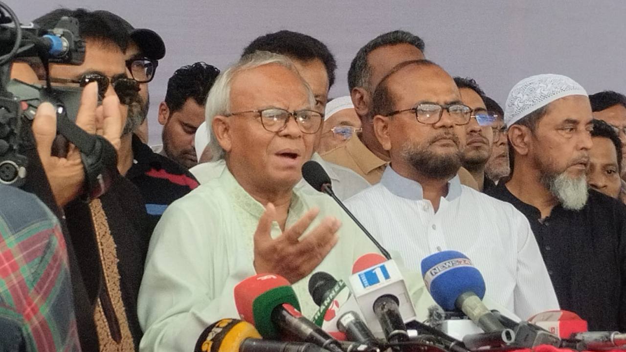 জামায়াত ‘গায়ের জোরে’ জুলাই সনদ বাস্তবায়নের দাবি করছে: রিজভী