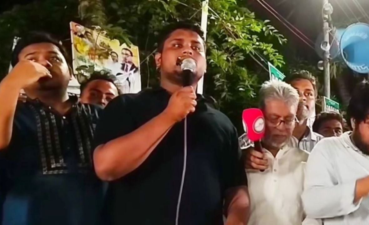 সরকার মানুষের হাতে বিদ্যুতের বদলে হারিকেন ধরিয়ে দিয়েছে: হাসনাত আব্দুল্লাহ