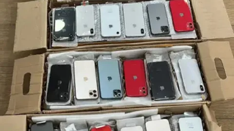 কক্সবাজারে ২ হাজার আইফোনসহ ৬ চীনা নাগরিক আটক