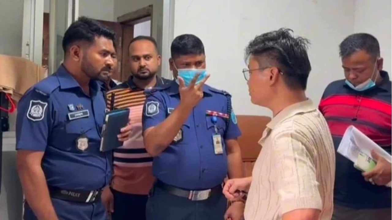 চীনা কর্মকর্তাকে বেঁধে ৭০ লাখ টাকা লুট