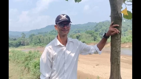 ‘তারা অস্ত্র নিয়ে বসে আছে, আমি গেলে গুলি করবে’