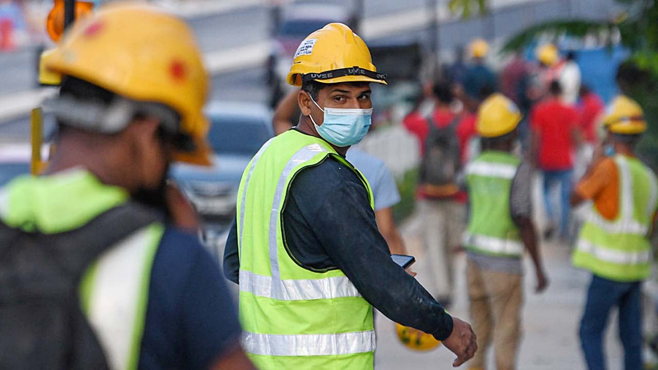 মালয়েশিয়ায় কর্মী পাঠাতে পারবে বাংলাদেশের যে ২৫ এজেন্সি