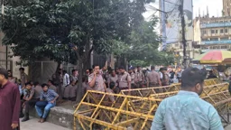 যুব উন্নয়ন অধিদপ্তর ঘেরাওয়ের ঘোষণা, মতিঝিলে সতর্ক অবস্থানে পুলিশ
